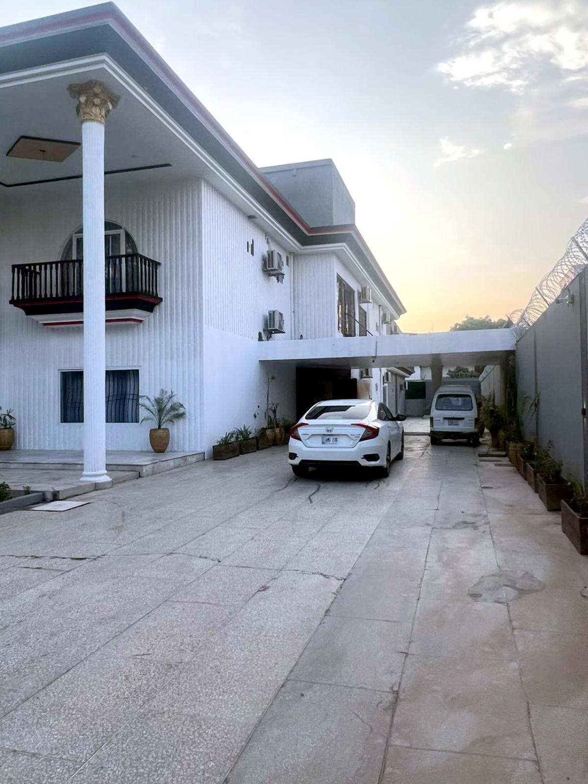 Four Season Boutique Hotel Исламабад Екстериор снимка
